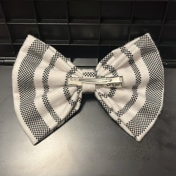 Black and white small checkered bow - Picture 2 of 4
